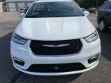 Used 2022 Chrysler Pacifica Touring image 2