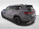 New 2025 Volkswagen Atlas Peak Edition SE image 5