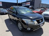Used 2016 Nissan Pathfinder S image 2