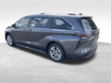 New 2025 Toyota Sienna XLE image 3