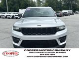 Used 2024 Jeep Grand Cherokee Altitude image 2