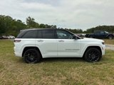 New 2025 Jeep Grand Cherokee Summit image 2