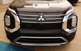 New 2025 Mitsubishi Outlander SE image 2