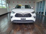 Used 2023 Toyota Highlander XLE image 2