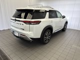 New 2025 Nissan Pathfinder Platinum image 4