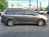 Used 2018 Toyota Sienna XLE image 4