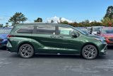 New 2025 Toyota Sienna Platinum image 4