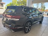 Certified 2024 Volkswagen Atlas SEL Premium R-Line image 4