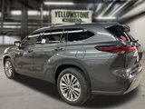 New 2025 Toyota Highlander Platinum image 2