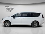 New 2025 Chrysler Pacifica Select image 4
