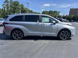 New 2025 Toyota Sienna Platinum image 2