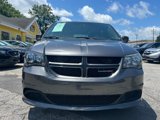 Used 2017 Dodge Grand Caravan SE image 2