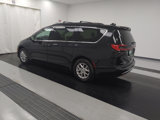 Used 2022 Chrysler Pacifica Touring-L image 3