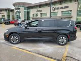 New 2025 Chrysler Pacifica Select w/ Uconnect Theater Family Group image 2