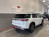 New 2025 Nissan Pathfinder Platinum image 3
