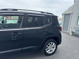 Used 2017 Jeep Renegade Latitude w/ Cold Weather Group image 5