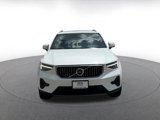 Used 2024 Volvo XC40 B5 Core image 3