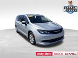 Used 2023 Chrysler Voyager LX image 3