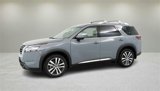 New 2025 Nissan Pathfinder Platinum image 3