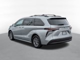 Used 2023 Toyota Sienna LE image 4