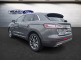 Used 2022 Lincoln Nautilus Reserve image 3