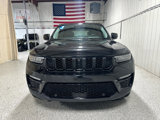 Used 2023 Jeep Grand Cherokee Limited w/ Luxury Tech Group II image 4