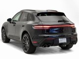 Certified 2024 Porsche Macan image 3