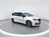 New 2026 Chrysler Pacifica Select image 2