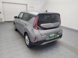Used 2023 Kia Soul LX w/ LX Technology Package image 3