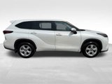 Used 2022 Toyota Highlander L image 4