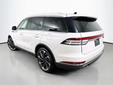 Used 2024 Lincoln Aviator Reserve w/ Equipment Group 201A image 5