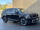 Used 2023 Kia Telluride EX w/ EX Captain's Chair Package image 5