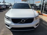 Used 2022 Volvo XC40 T5 Momentum image 2