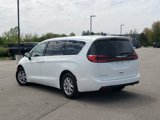 Used 2023 Chrysler Pacifica Touring-L image 3