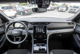Used 2024 Jeep Grand Cherokee L Laredo image 2
