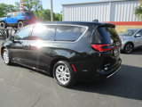 Used 2023 Chrysler Pacifica Touring-L image 3