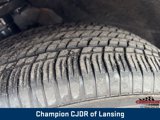 Used 2023 Chrysler Pacifica Touring-L image 3