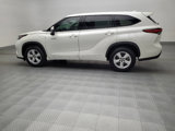 Used 2021 Toyota Highlander LE image 3