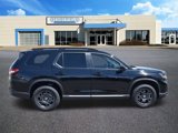 Used 2025 Honda Pilot TrailSport image 2