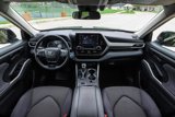 Used 2021 Toyota Highlander LE image 2