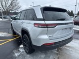 New 2025 Jeep Grand Cherokee Altitude image 5