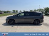 Used 2019 Chrysler Pacifica Touring-L w/ S Appearance Package image 2
