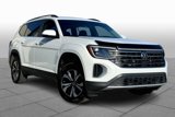 Used 2024 Volkswagen Atlas SE image 2