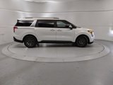 Used 2025 Kia Carnival EX image 2