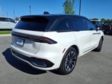 Used 2024 Lincoln Nautilus Reserve image 3