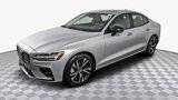 Used 2025 Volvo S60 B5 Core image 4