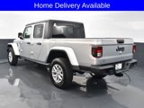 Used 2023 Jeep Gladiator Sport image 4