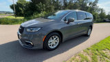 Used 2023 Chrysler Pacifica Touring-L image 3