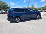 New 2025 Chrysler Pacifica Select image 4