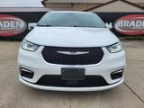Used 2023 Chrysler Pacifica Touring-L image 2